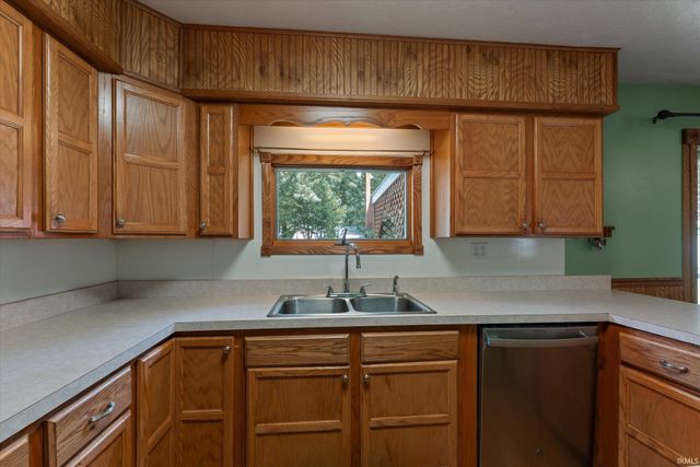 54606 Clover Road, Mishawaka, IN 46545