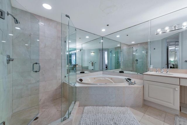 530 Ocean Drive 202, Juno Beach, FL 33408
