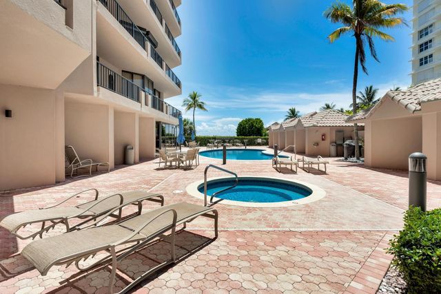 530 Ocean Drive 202, Juno Beach, FL 33408