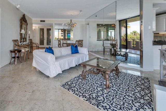 530 Ocean Drive 202, Juno Beach, FL 33408