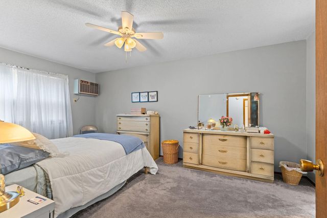 2730 Dale Street N D115, Roseville, MN 55113