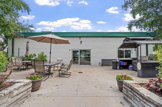 2730 Dale Street N D115, Roseville, MN 55113