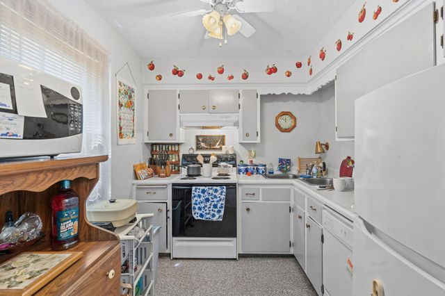 2730 Dale Street N D115, Roseville, MN 55113