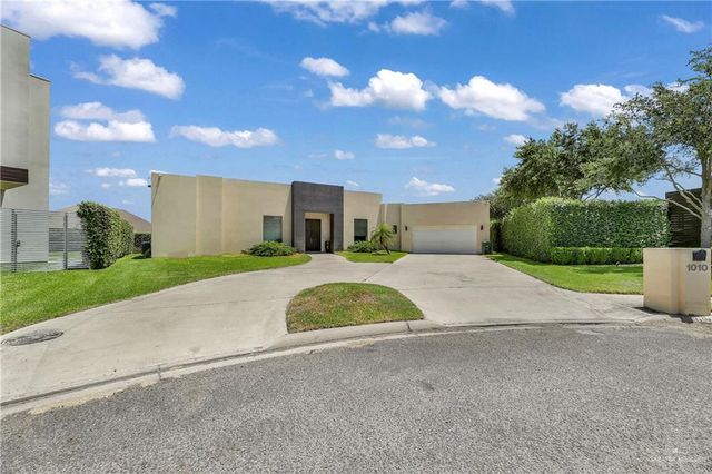 1010 Red River Street, Mission, TX 78572