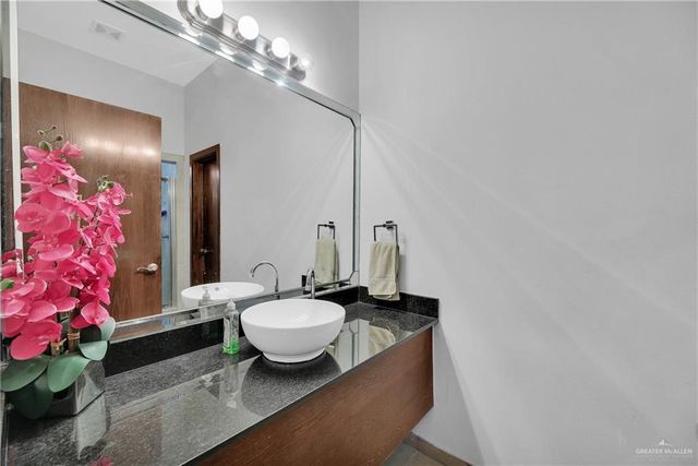 1010 Red River Street, Mission, TX 78572