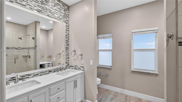 15893 SW 138th Ter, Miami, FL 33196