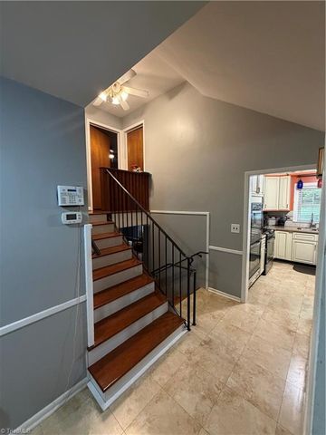 2050 Independence Road, Winston-salem, NC 27106