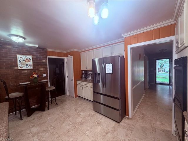 2050 Independence Road, Winston-salem, NC 27106