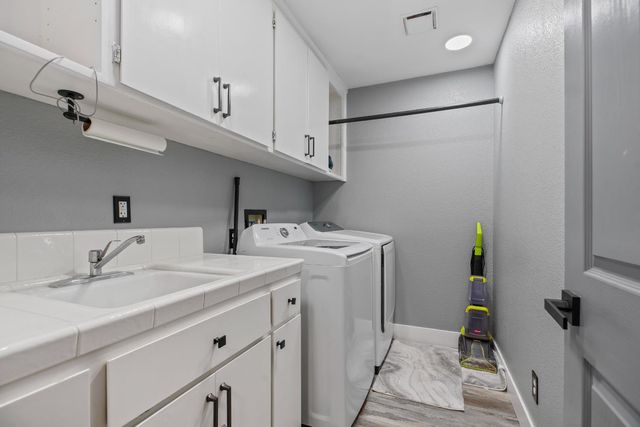 966 Shelly Ct, Ripon, CA 95366