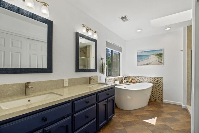 966 Shelly Ct, Ripon, CA 95366