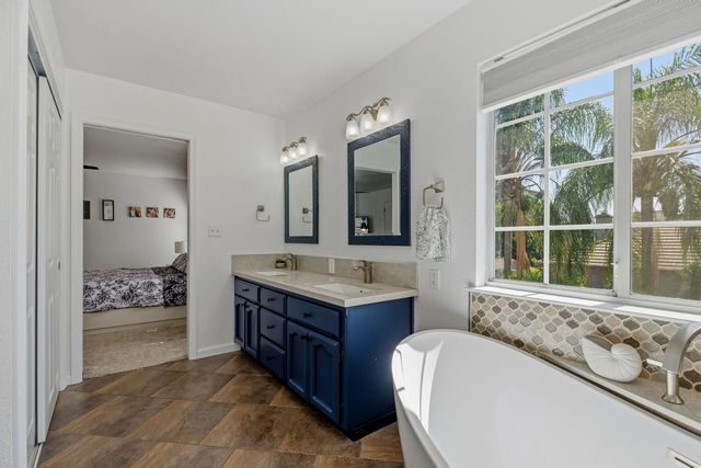 966 Shelly Ct, Ripon, CA 95366