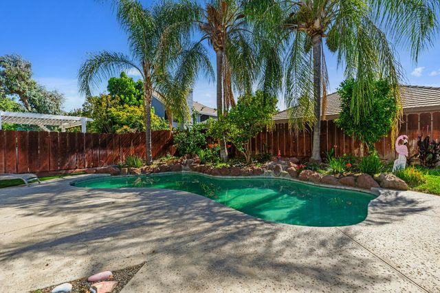 966 Shelly Ct, Ripon, CA 95366