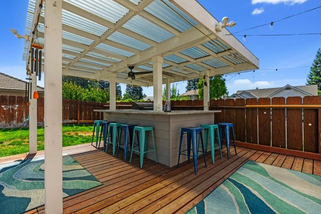 966 Shelly Ct, Ripon, CA 95366
