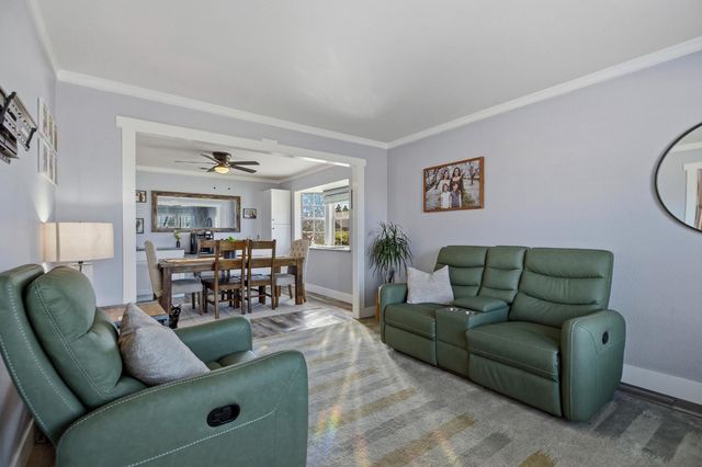 966 Shelly Ct, Ripon, CA 95366