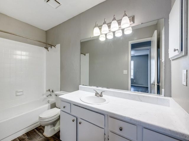 1122 Millview Drive 1202, Arlington, TX 76012