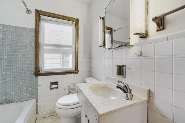 1084 Gorman Avenue, West Saint Paul, MN 55118