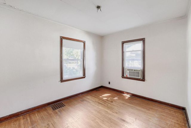 1084 Gorman Avenue, West Saint Paul, MN 55118