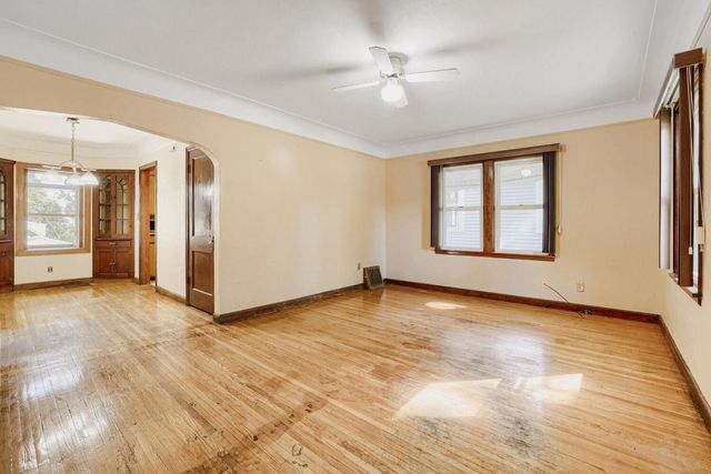 1084 Gorman Avenue, West Saint Paul, MN 55118