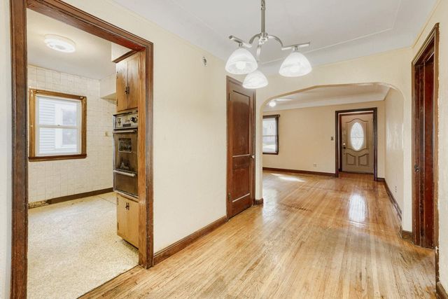 1084 Gorman Avenue, West Saint Paul, MN 55118