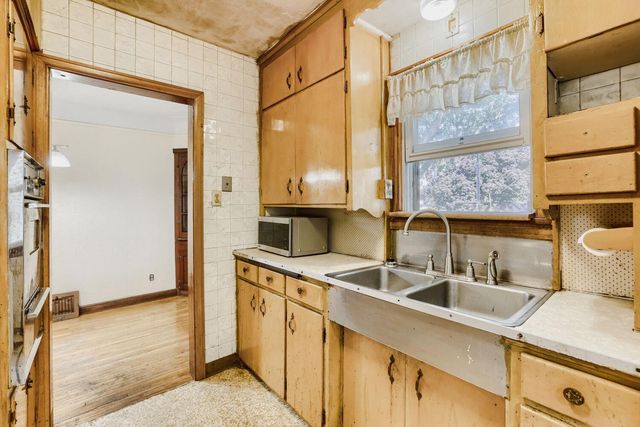 1084 Gorman Avenue, West Saint Paul, MN 55118