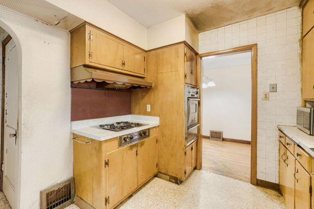 1084 Gorman Avenue, West Saint Paul, MN 55118