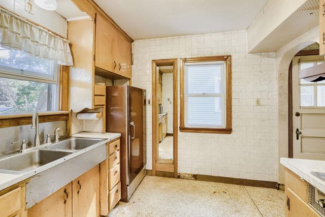 1084 Gorman Avenue, West Saint Paul, MN 55118