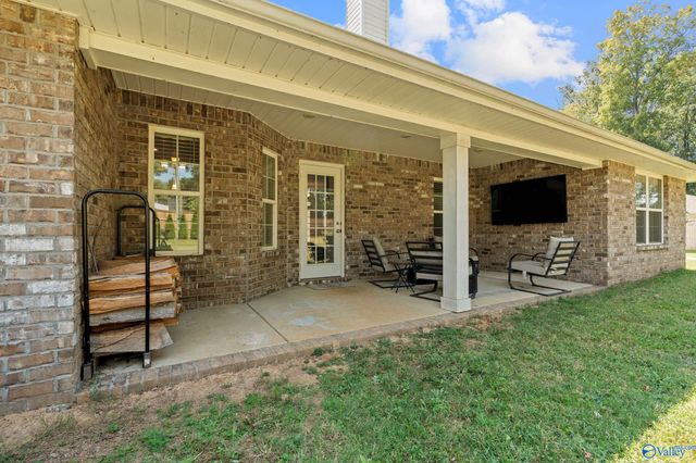 174 Summit Lakes Drive, Athens, AL 35613