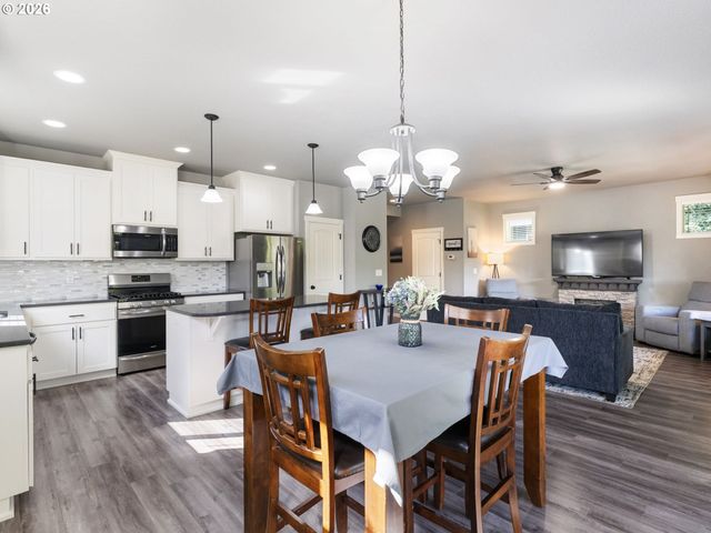 8212 Ne 86TH St, Vancouver, WA 98662