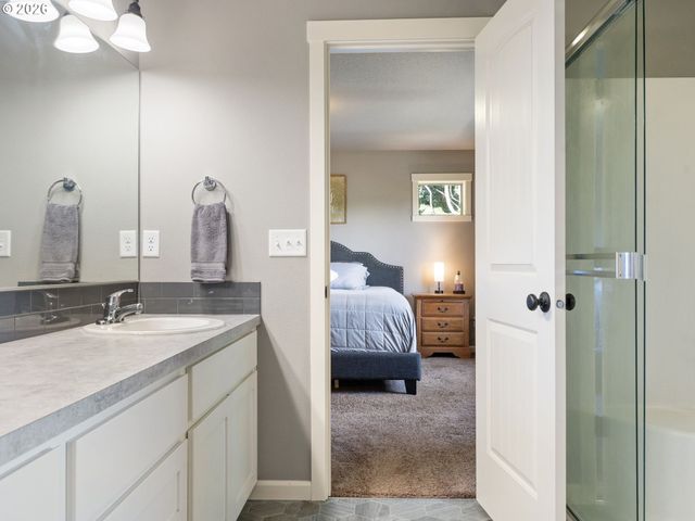 8212 Ne 86TH St, Vancouver, WA 98662