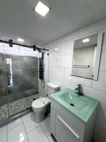 18000 NW 68th Avenue 314A, Hialeah, FL 33015