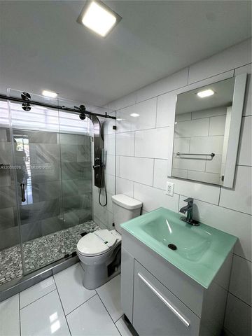 18000 NW 68th Avenue 314A, Hialeah, FL 33015