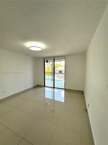 18000 NW 68th Avenue 314A, Hialeah, FL 33015