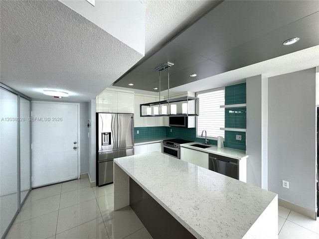 18000 NW 68th Avenue 314A, Hialeah, FL 33015
