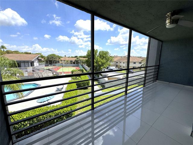 18000 NW 68th Avenue 314A, Hialeah, FL 33015
