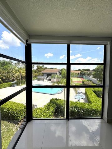 18000 NW 68th Avenue 314A, Hialeah, FL 33015