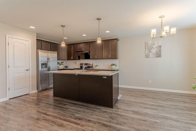 7535 Tealwood Court, Evansville, IN 47715