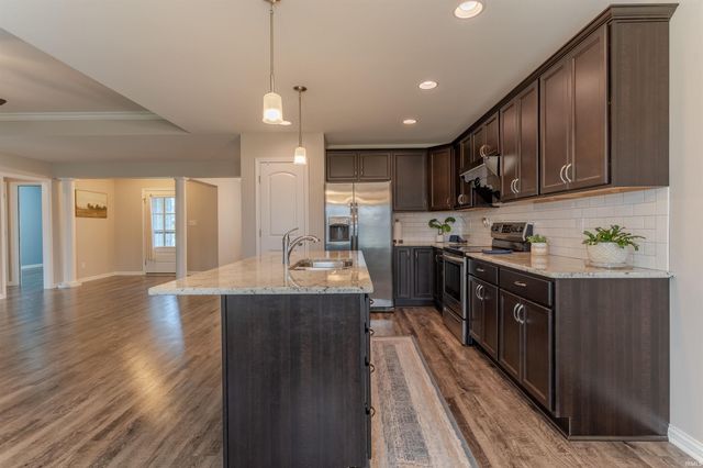 7535 Tealwood Court, Evansville, IN 47715