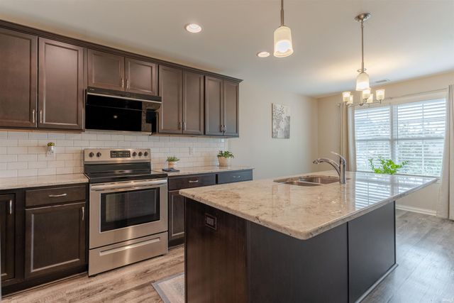 7535 Tealwood Court, Evansville, IN 47715