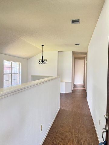 9005 Marthas DR, Austin, TX 78717