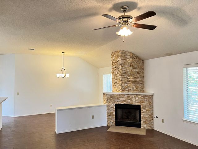9005 Marthas DR, Austin, TX 78717