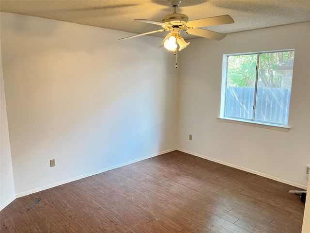 9005 Marthas DR, Austin, TX 78717