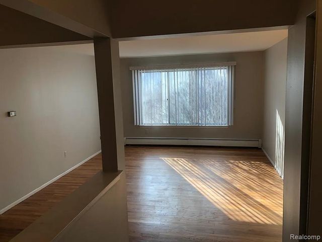 26415 W 7 Mile Road, Redford, MI 48240