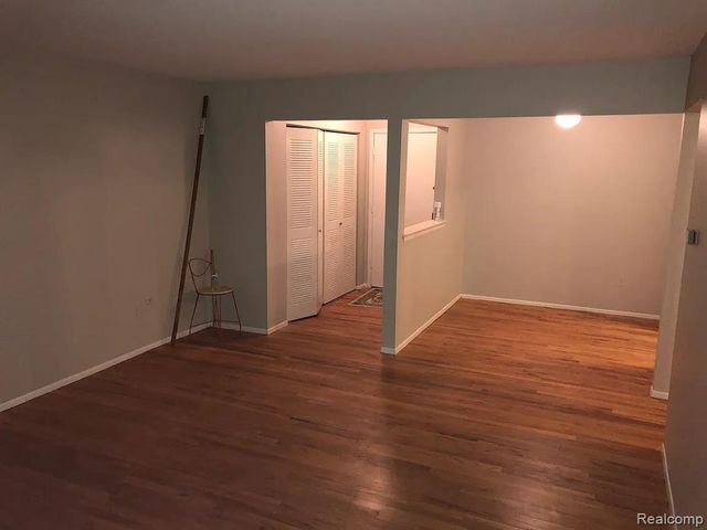 26415 W 7 Mile Road, Redford, MI 48240