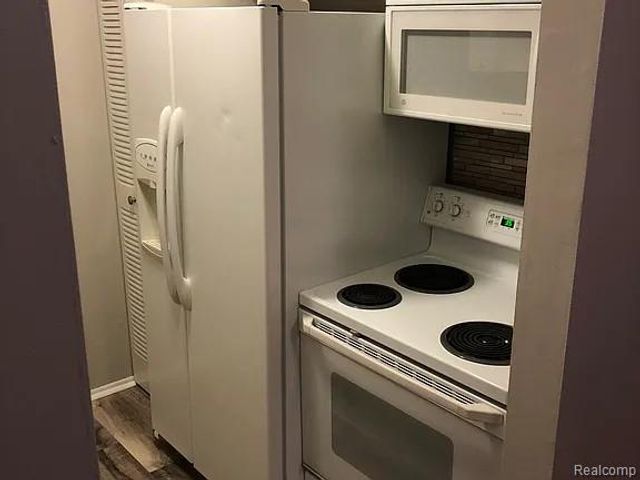 26415 W 7 Mile Road, Redford, MI 48240