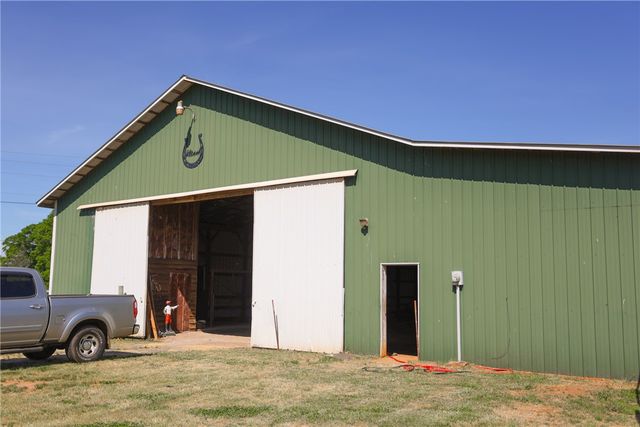 910 Highway 182, Fair Play, SC 29643
