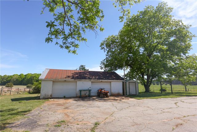 910 Highway 182, Fair Play, SC 29643
