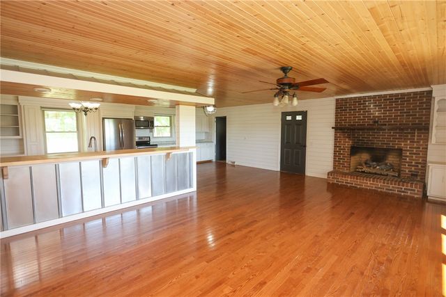 910 Highway 182, Fair Play, SC 29643