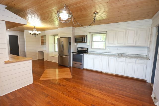 910 Highway 182, Fair Play, SC 29643