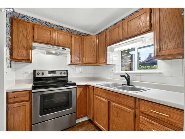 5916 Se 85TH Ave, Portland, OR 97266