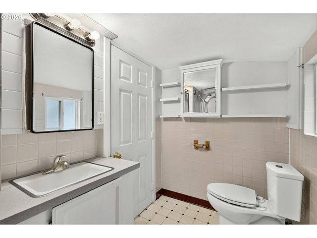 5916 Se 85TH Ave, Portland, OR 97266